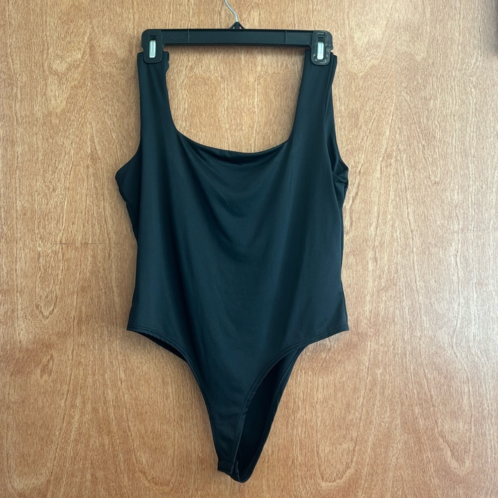 Wearever Women’s Large Black Comfortable Bodysuit Stretchy Breathable Clasp